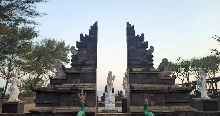 wisata pantai ngobaran di gunungkidul