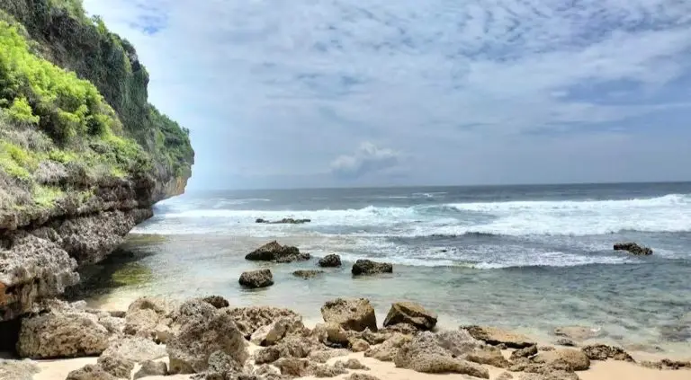 wisata pantai butuh gunungkidul