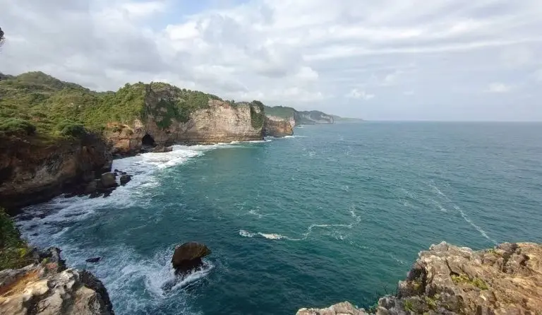 wisata pantai ngrumpon gunungkidul
