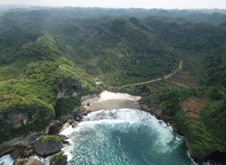 wisata pantai krokoh gunungkidul