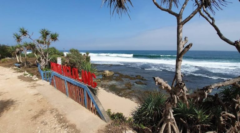 wisata pantai lolang gunungkidul