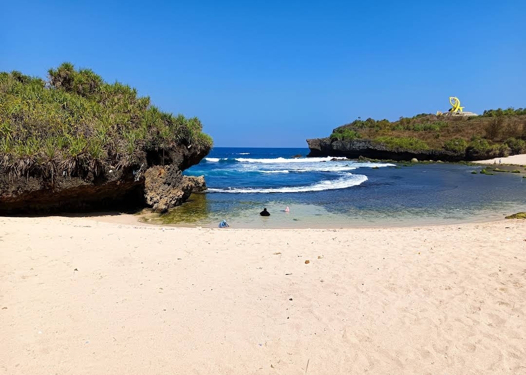 wisata pantai sarangan gunungkidul