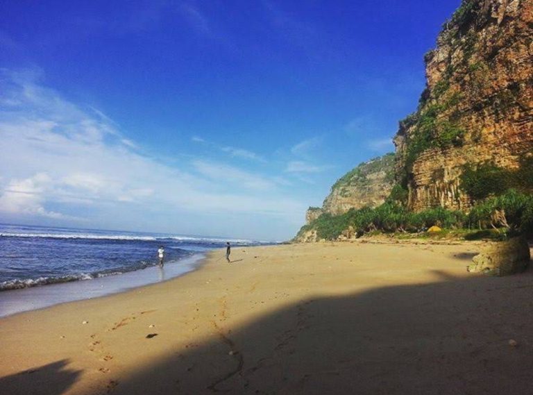 wisata pantai watunene gunungkidul