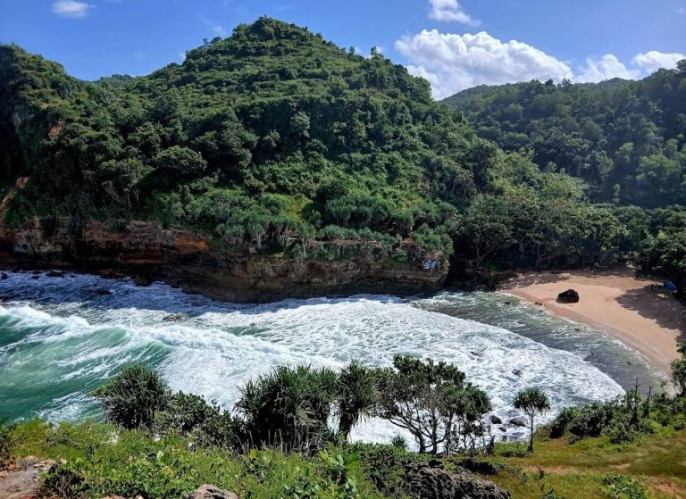 wisata pantai ngetun gunungkidul