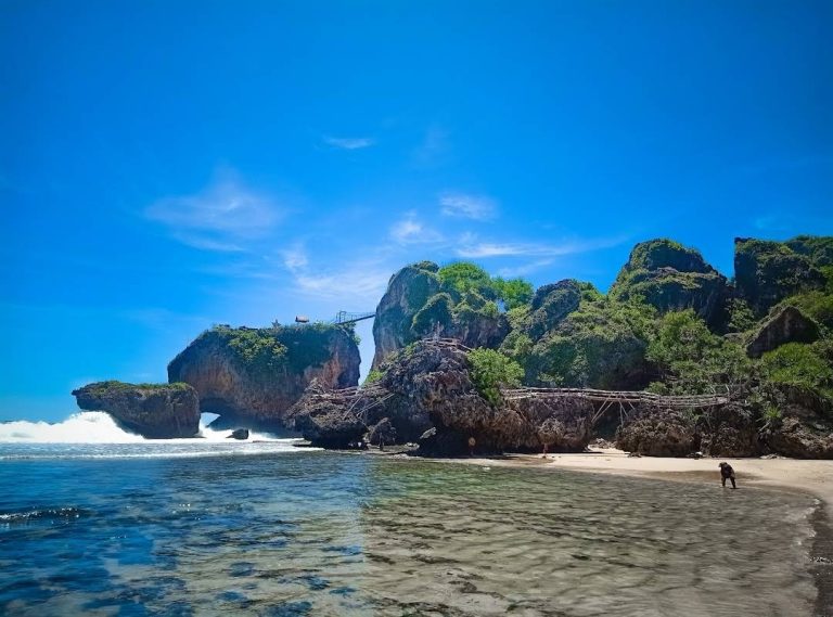 wisata pantai siung gunungkidul