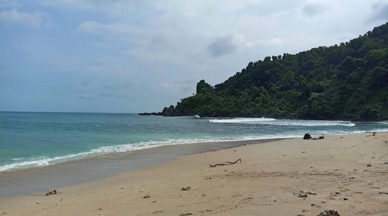 wisata pantai nampu gunungkidul