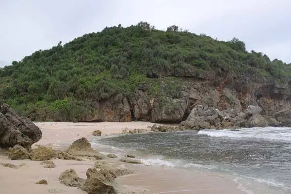 pantai kayu arum gunungkidul