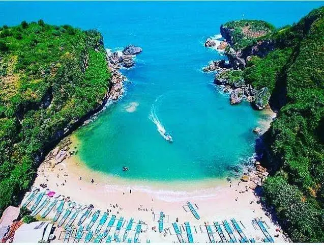 wisata pantai ngrenehan gunungkidul